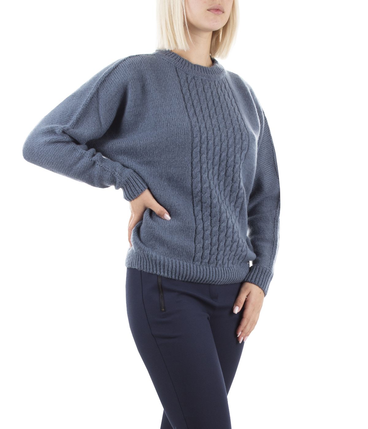 Wool sweater with round neck and long sleeves  2
